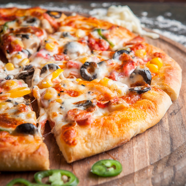 Side View Pizza With Chopped Pepper Board Cookware 176474 3183