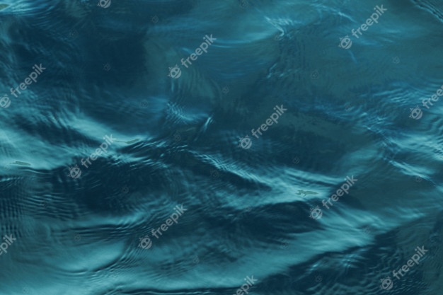 Closeup shot of peaceful calming textures of the body of water Free Photo