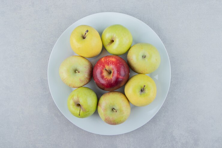 Bunch Fresh Apples White Plate 114579 87803