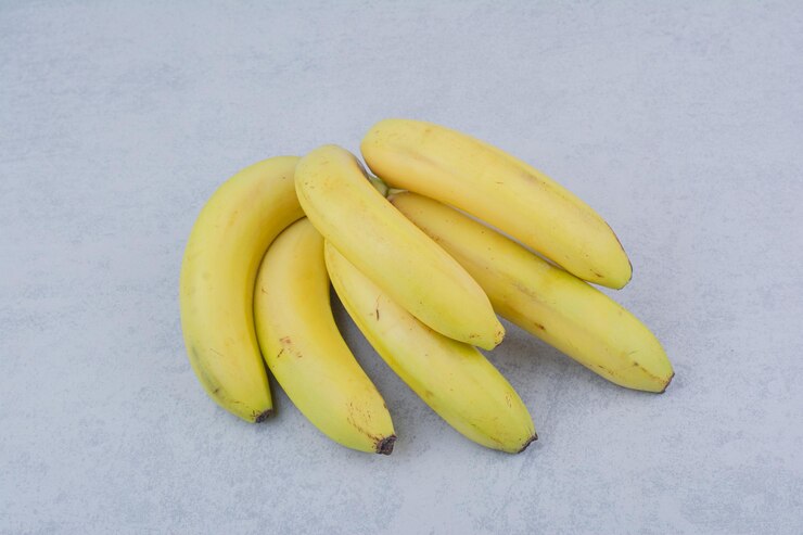 Bunch of ripe fruit bananas on white background. high quality photo Free Photo