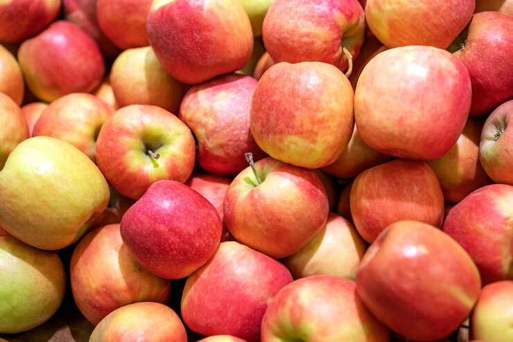 Red Fresh Apples As Background 78492 3922