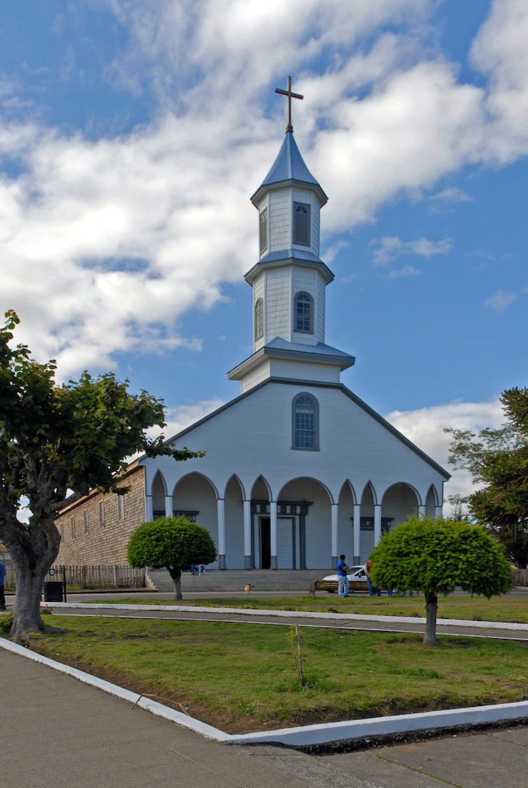 Vertical Shot Church With Blue Cloudy Sky Background 181624 9309