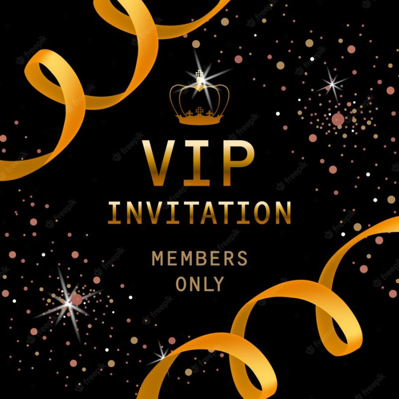 Vip invitation, members only lettering with golden crown Free Vector