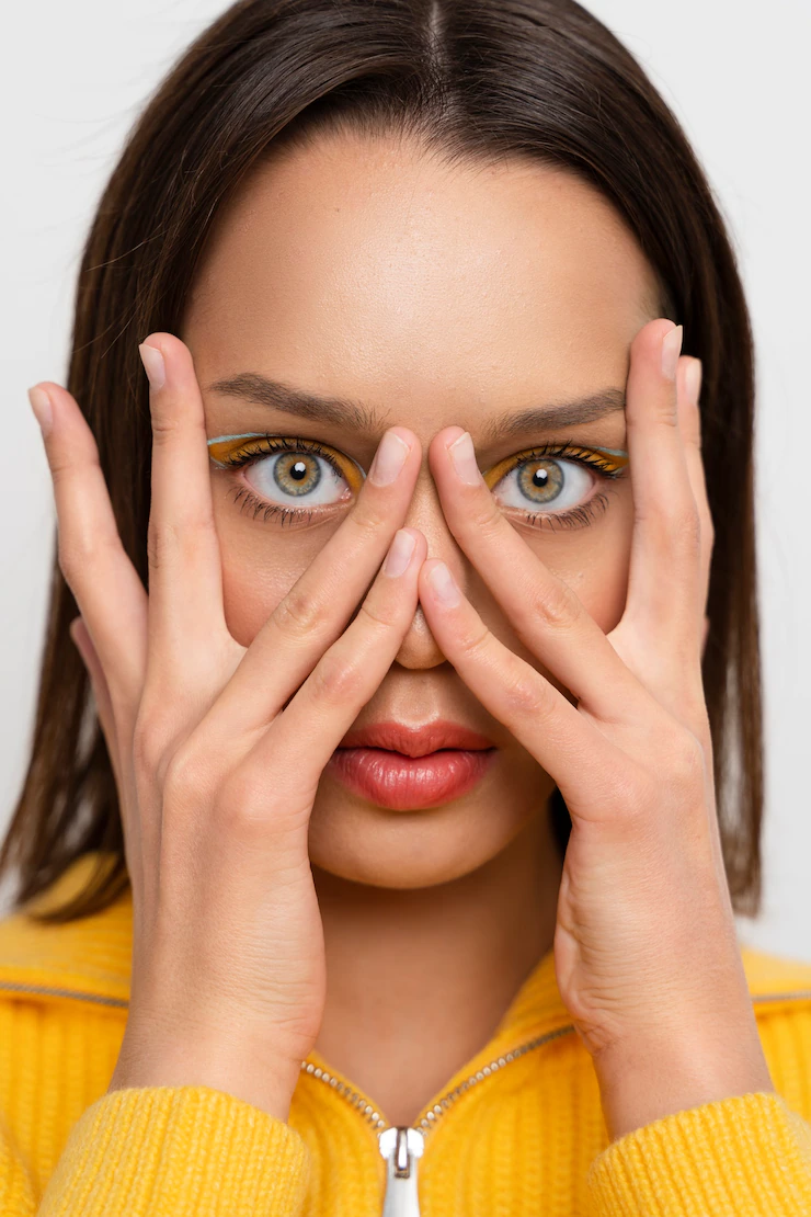 Close up young woman posing Free Photo