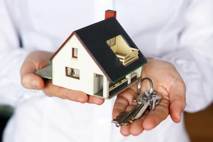 Person Holding Keys Model House 181624 27167