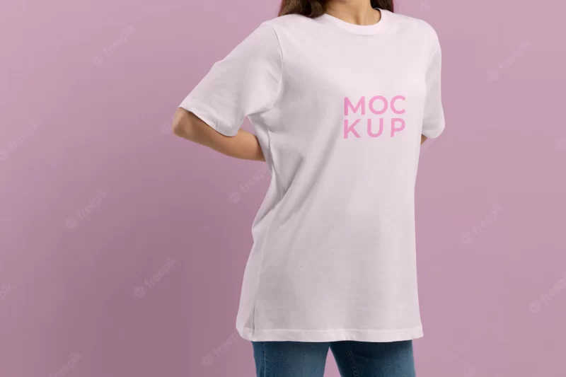 T-shirt mockup on beautiful young woman Free Psd