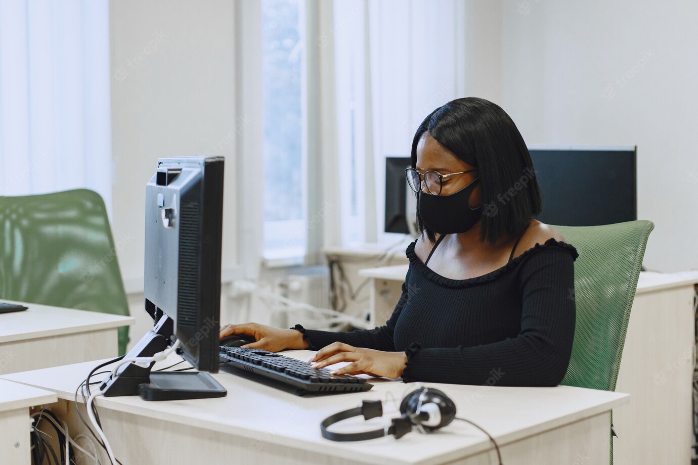 African Woman Sitting Computer Science Class Lady With Glasses Female Student Sitting Computer 1157 42320