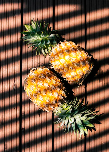 Pineapples With Shadow From Light 53876 165305