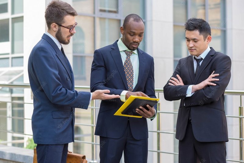 Portrait of multi ethnic business team Free Photo