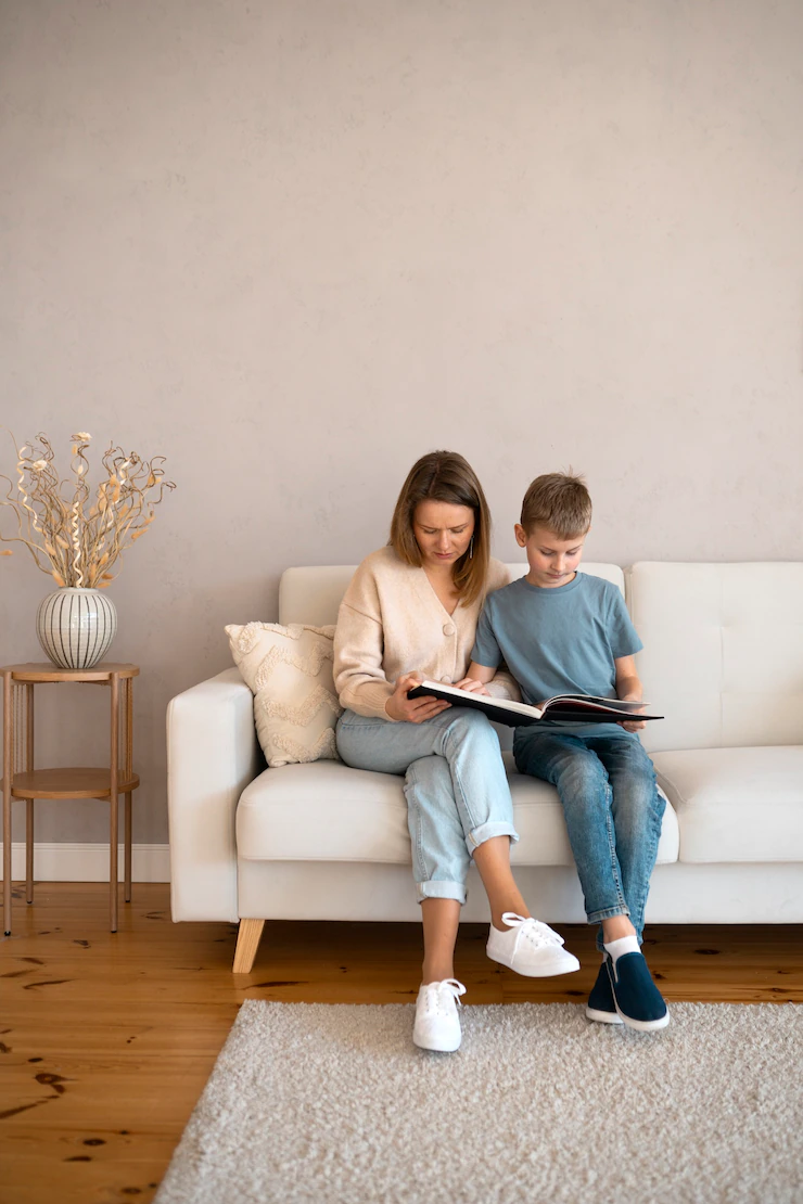 Mother spending time with her child Free Photo